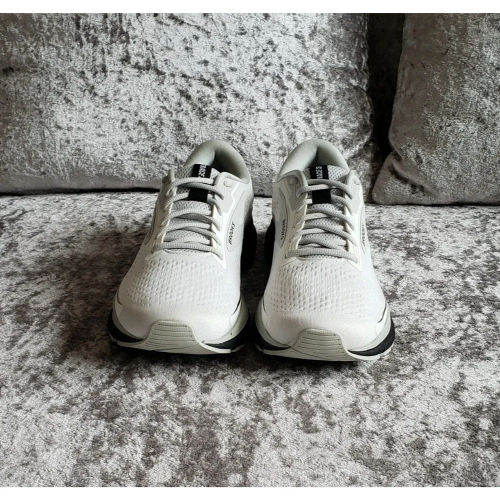 Brooks Trace 3 Womens Running Shoes White Oyster Black Wide Size 12